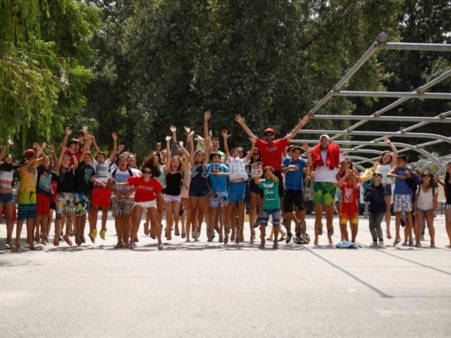 tb_Pasandolo bien en el campamento.JPG